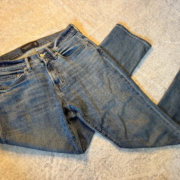Abercrombie & Fitch Men's Signature Stretch Athletic Straight Jean - Picture 1 of 11